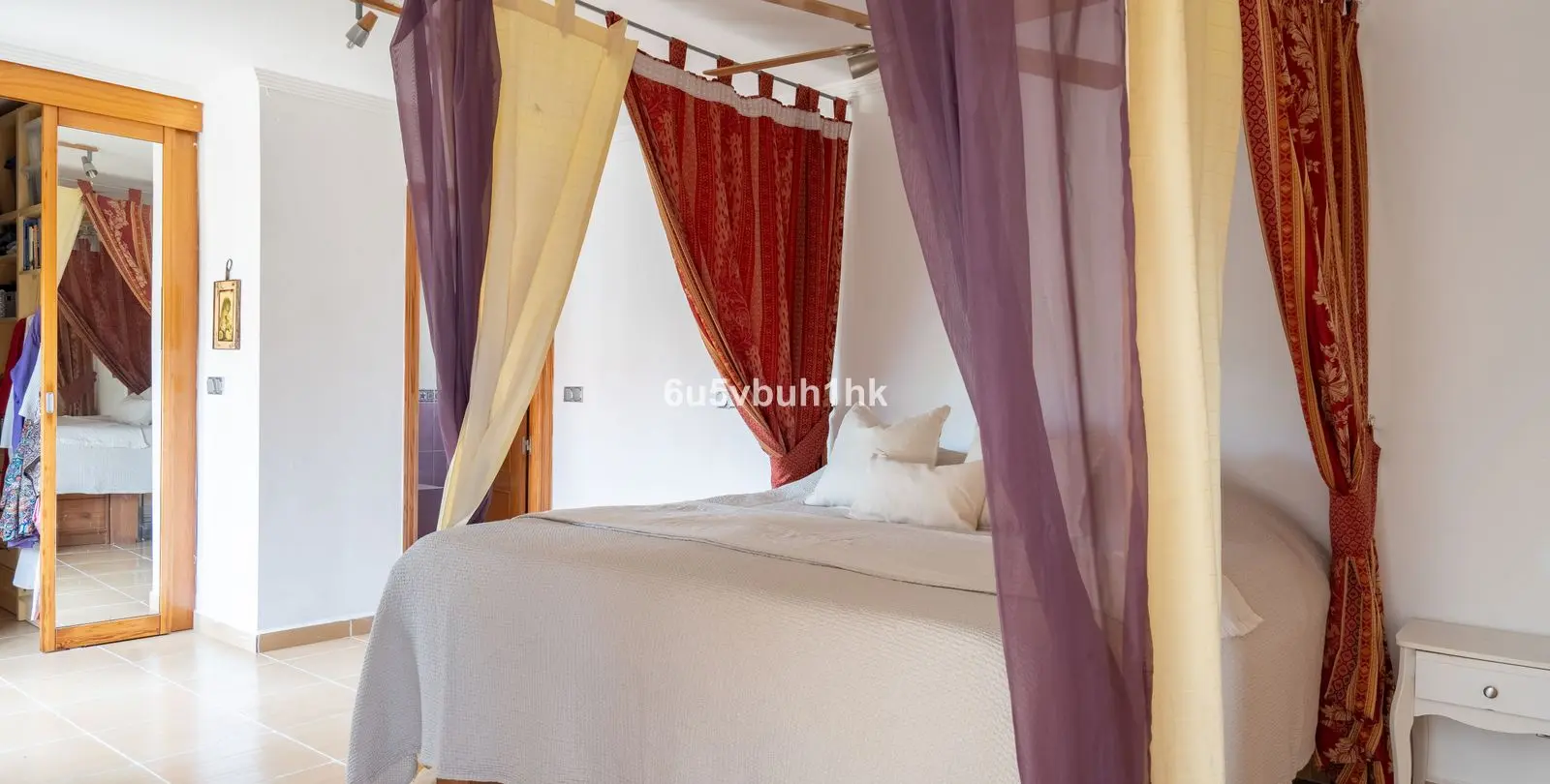 Sale of middle floor apartment in Fuengirola 17