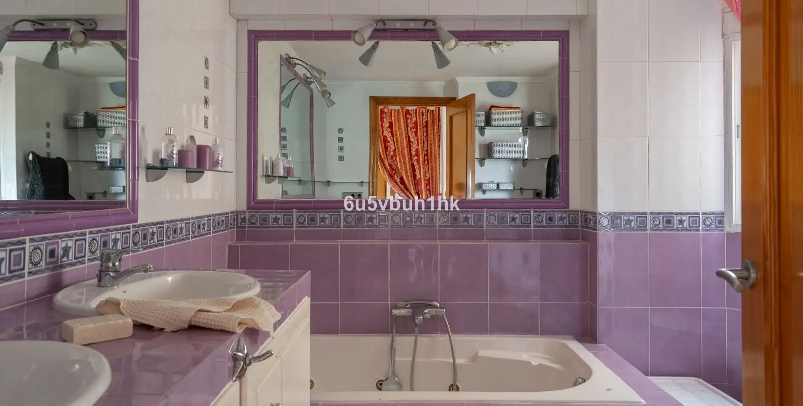 Sale of middle floor apartment in Fuengirola 20