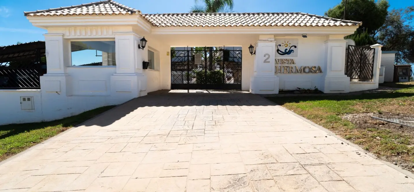 Sale of penthouse in Benalmadena Costa 2