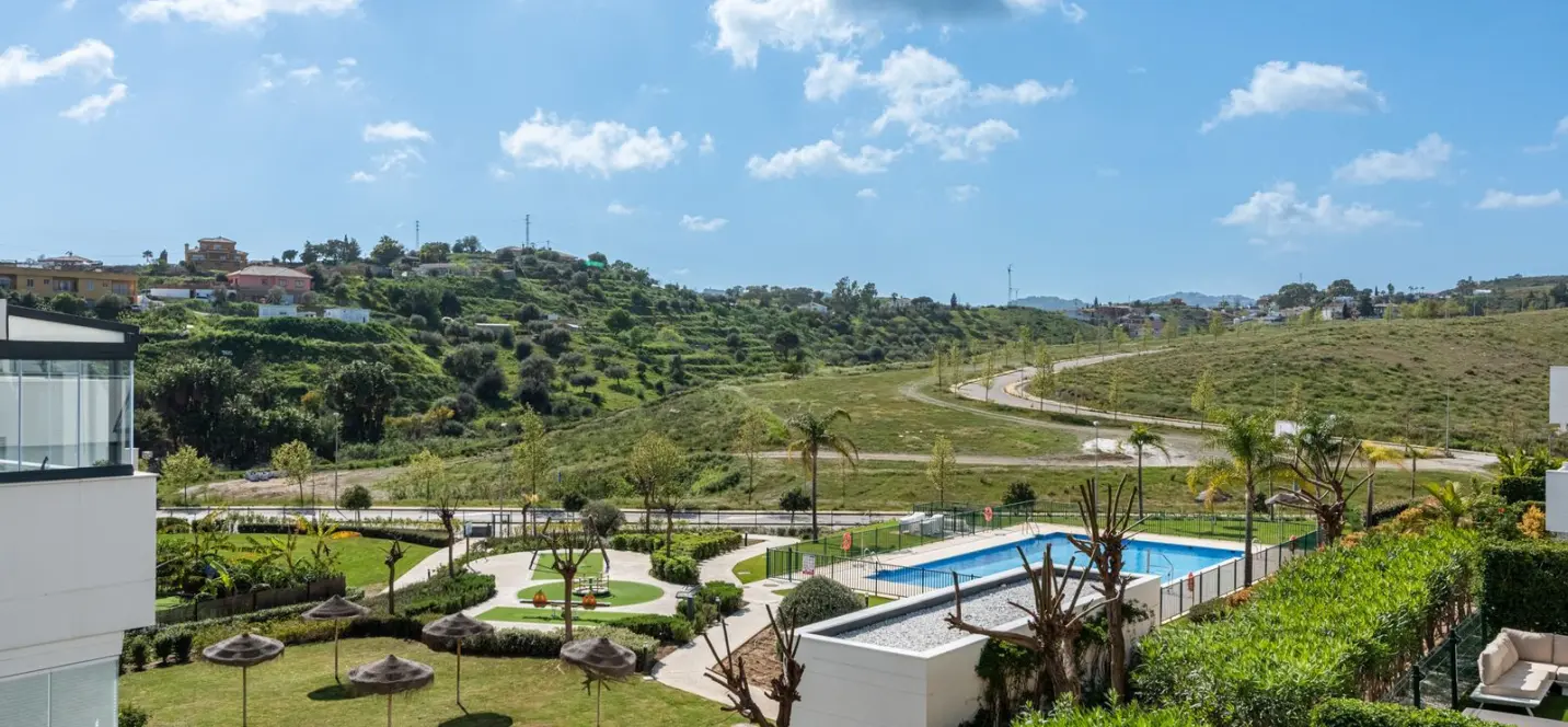 Venta de apartamento en planta media en La Cala de Mijas 0