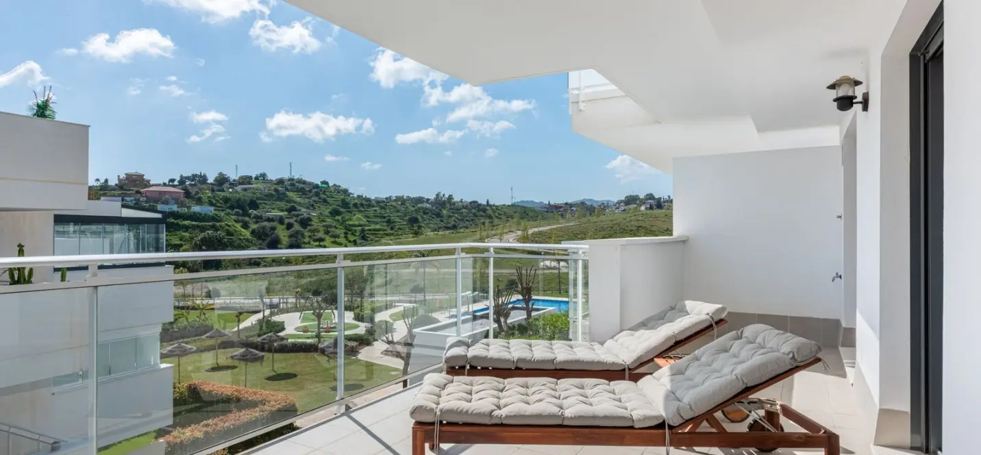 Venta de apartamento en planta media en La Cala de Mijas 1