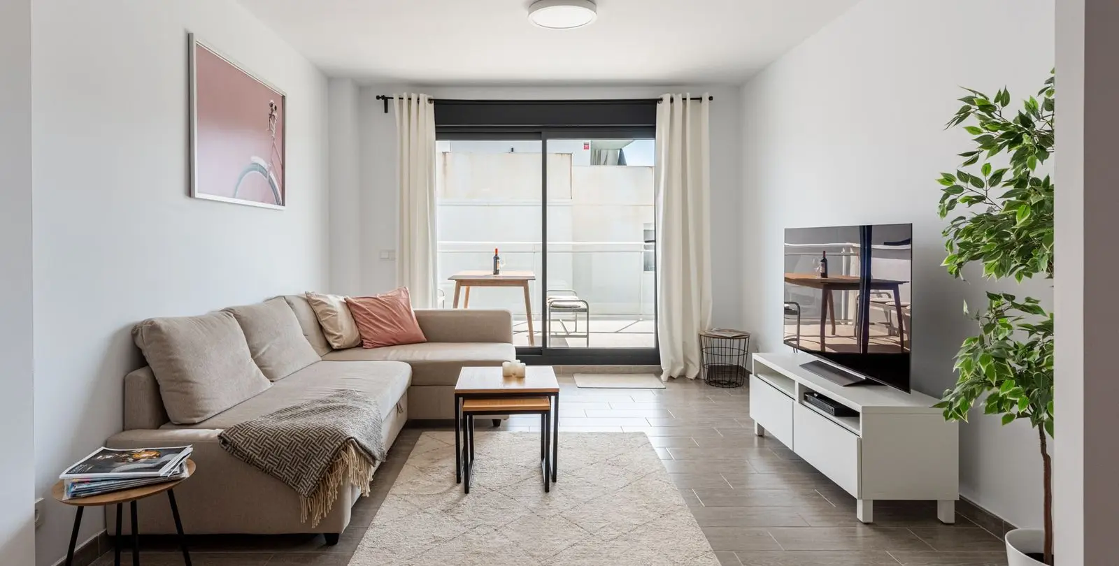Venta de apartamento en planta media en La Cala de Mijas 5