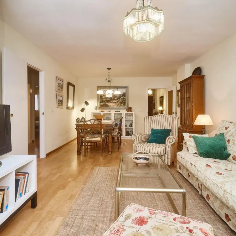 Sale of middle floor apartment in Fuengirola