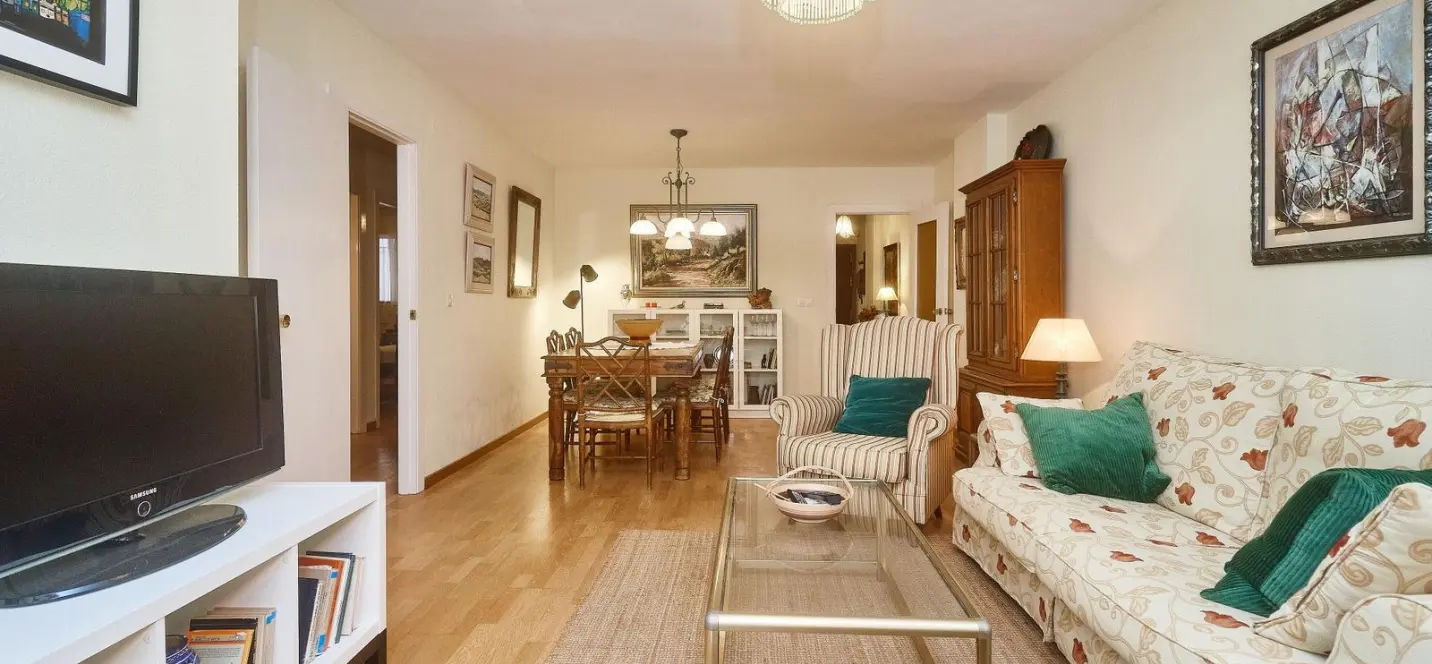 Sale of middle floor apartment in Fuengirola 0