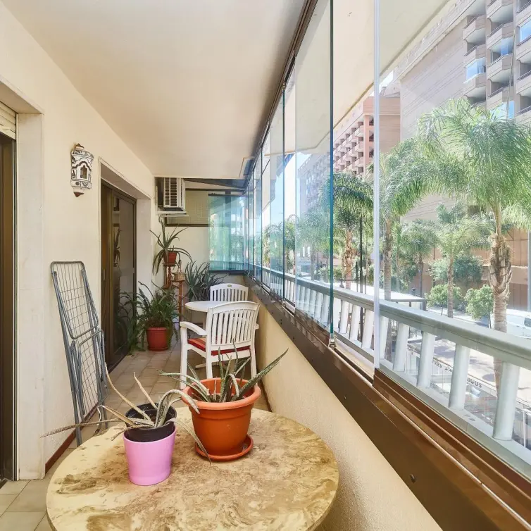 Sale of middle floor apartment in Fuengirola
