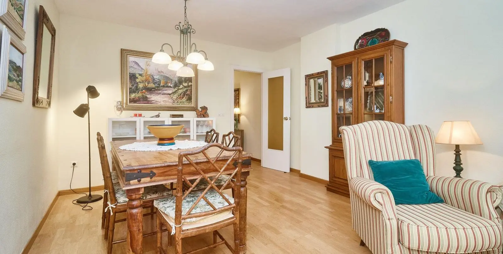 Sale of middle floor apartment in Fuengirola 10