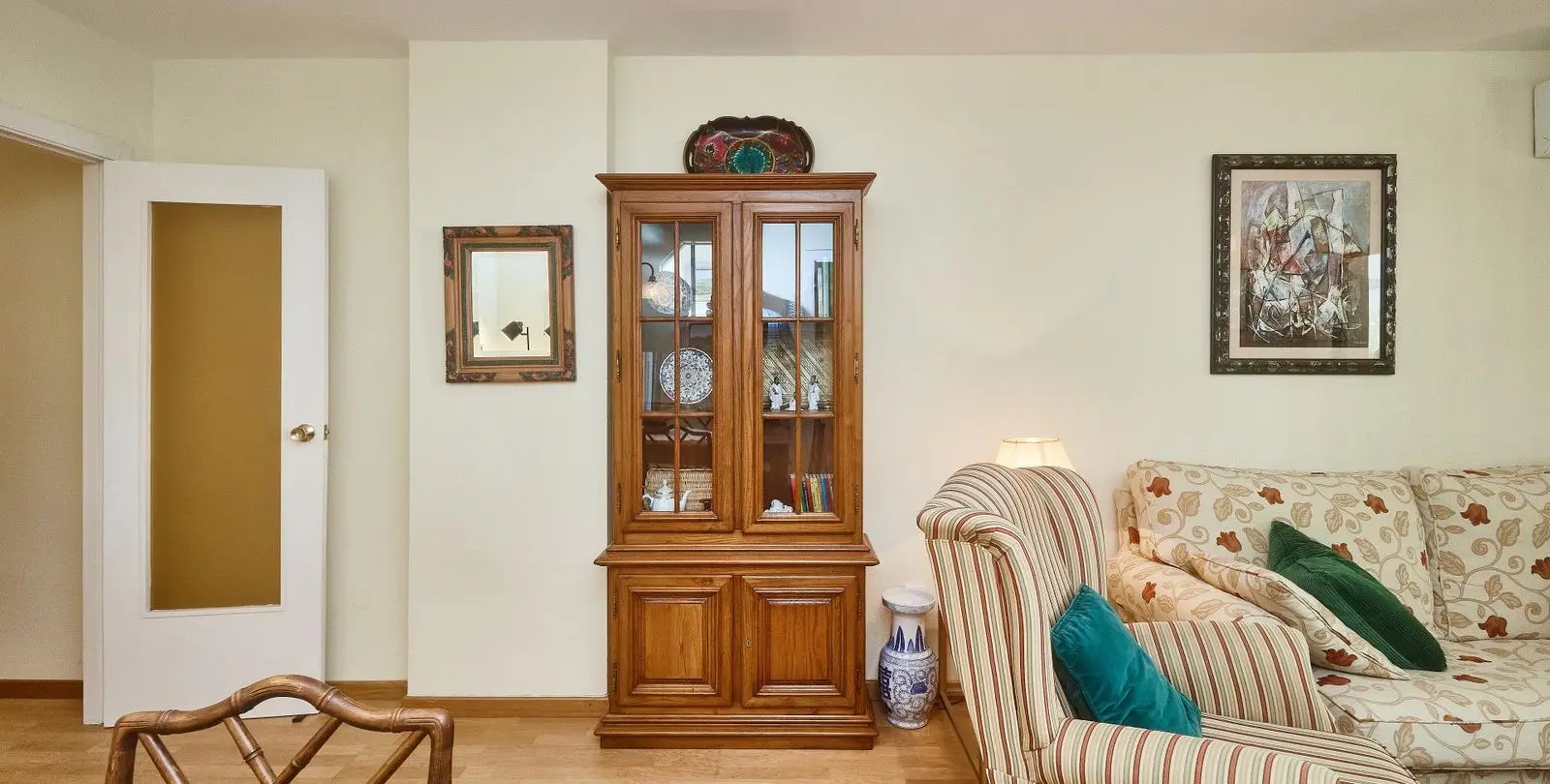 Sale of middle floor apartment in Fuengirola 11