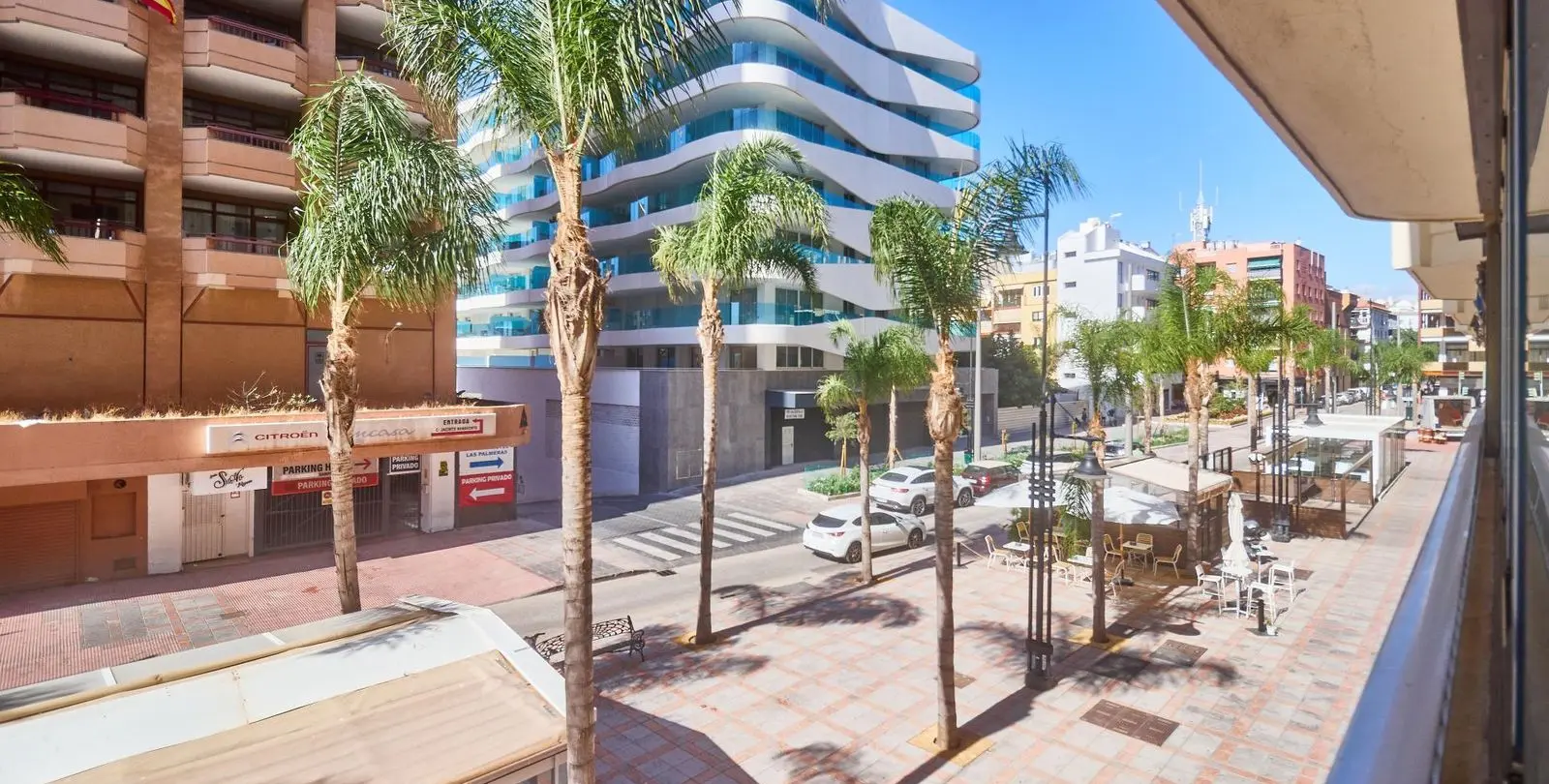 Sale of middle floor apartment in Fuengirola 14
