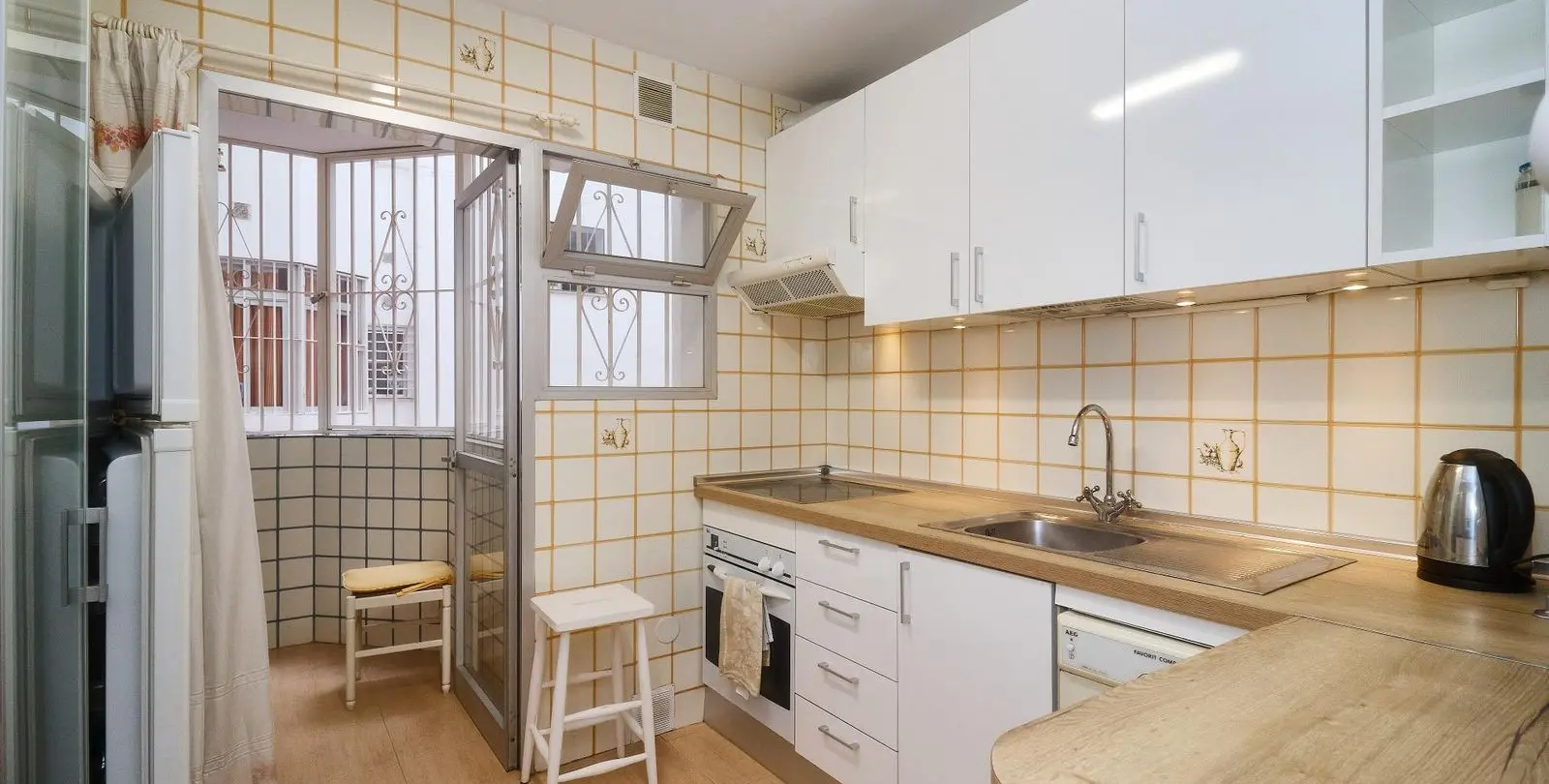 Sale of middle floor apartment in Fuengirola 17