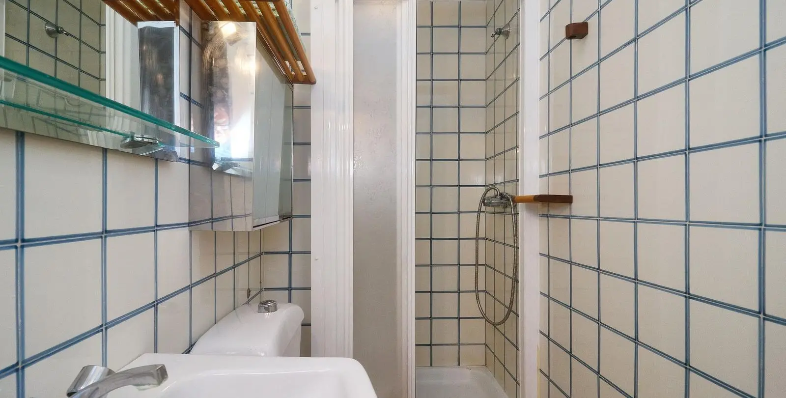 Sale of middle floor apartment in Fuengirola 26