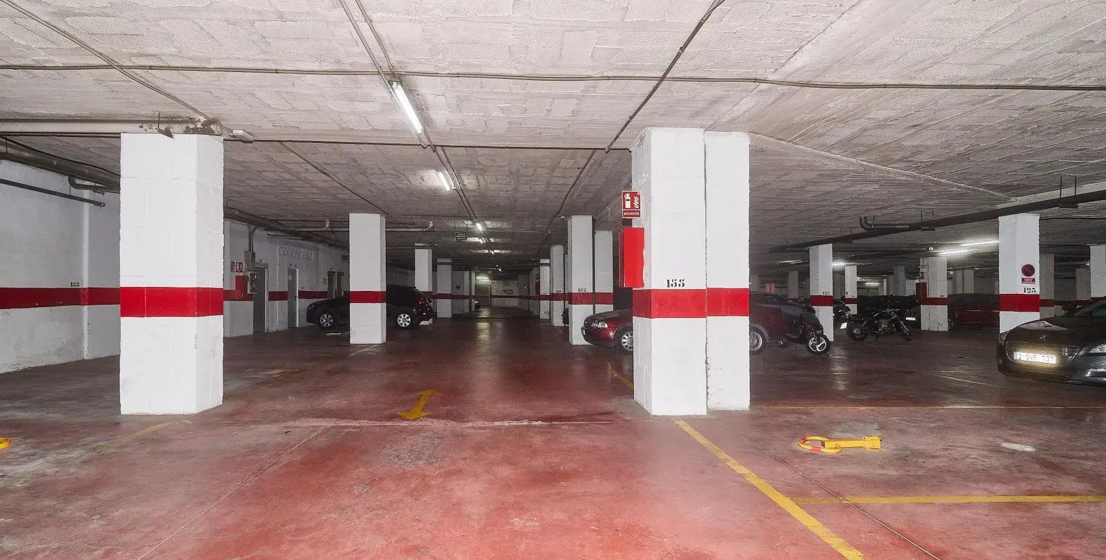Sale of middle floor apartment in Fuengirola 43