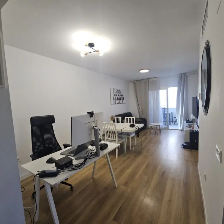 Sale of middle floor apartment in Fuengirola