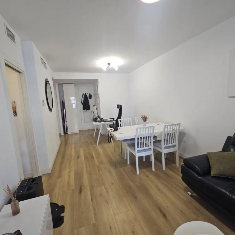 Sale of middle floor apartment in Fuengirola