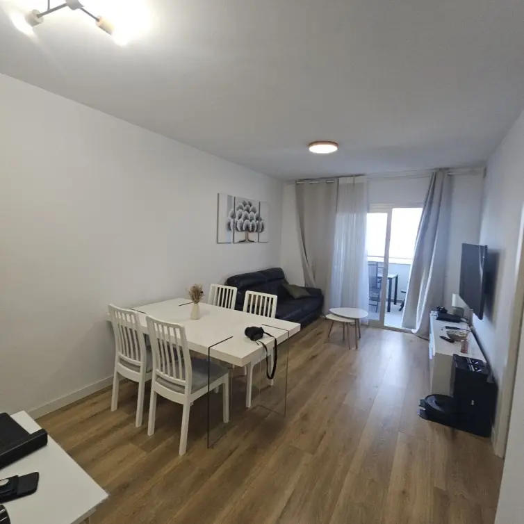 Sale of middle floor apartment in Fuengirola