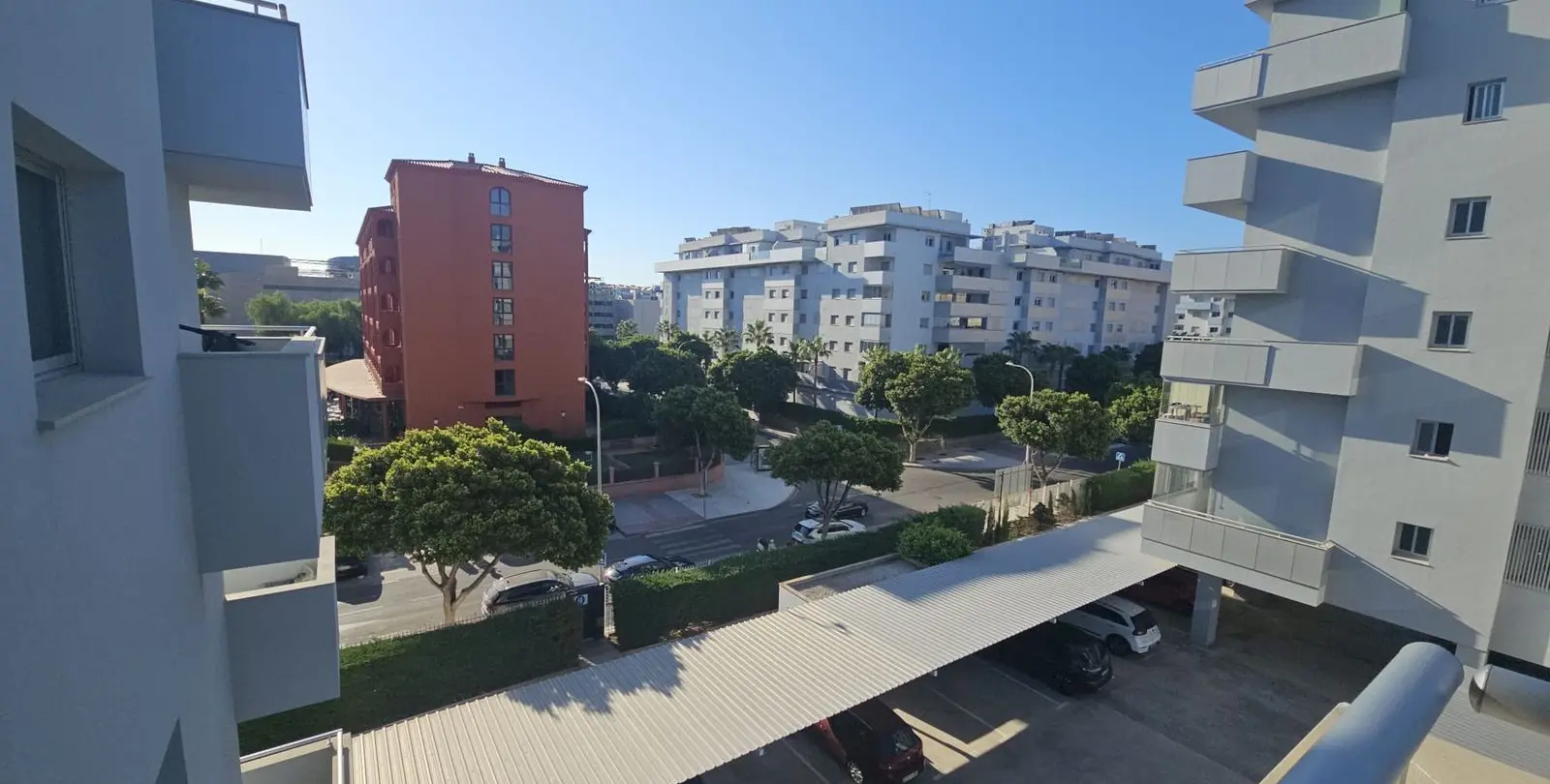 Sale of middle floor apartment in Fuengirola 15