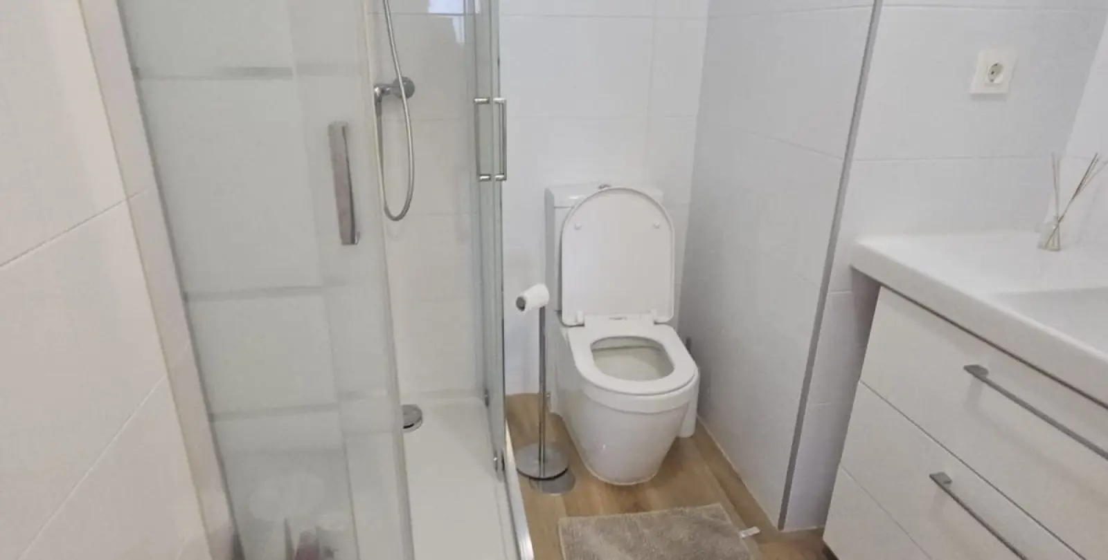 Sale of middle floor apartment in Fuengirola 22