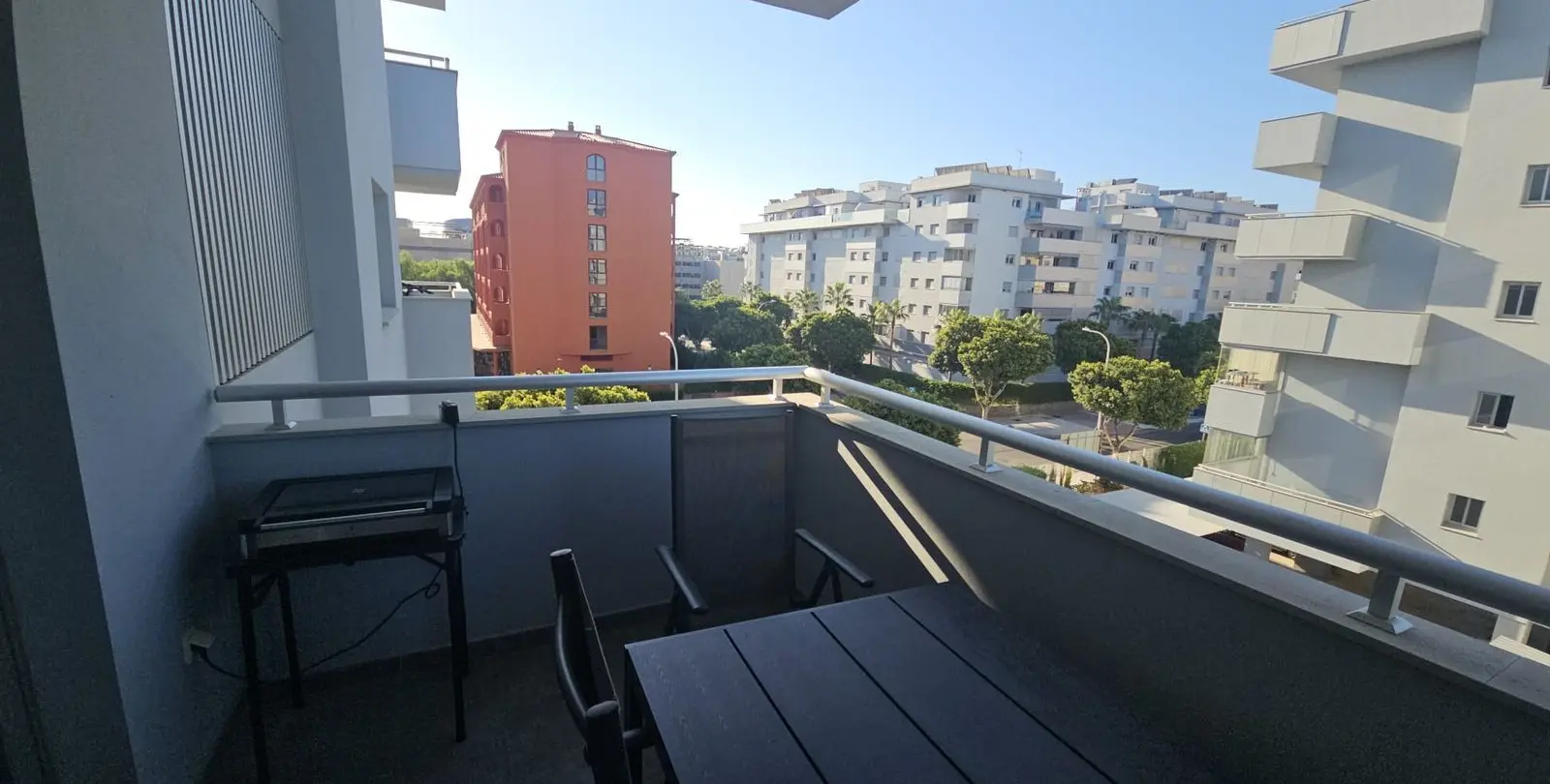 Sale of middle floor apartment in Fuengirola 27
