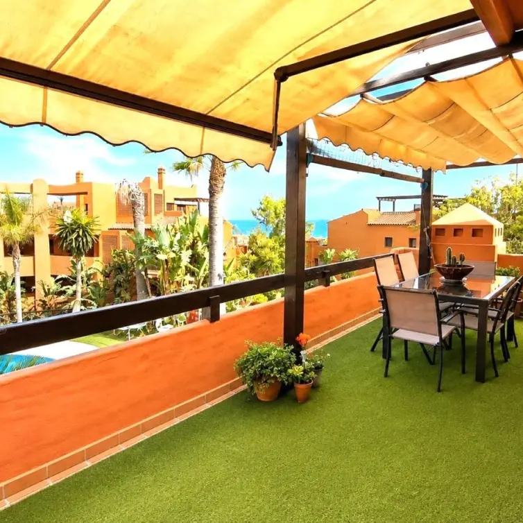 Продажа апартаментов на среднем этаже в Estepona