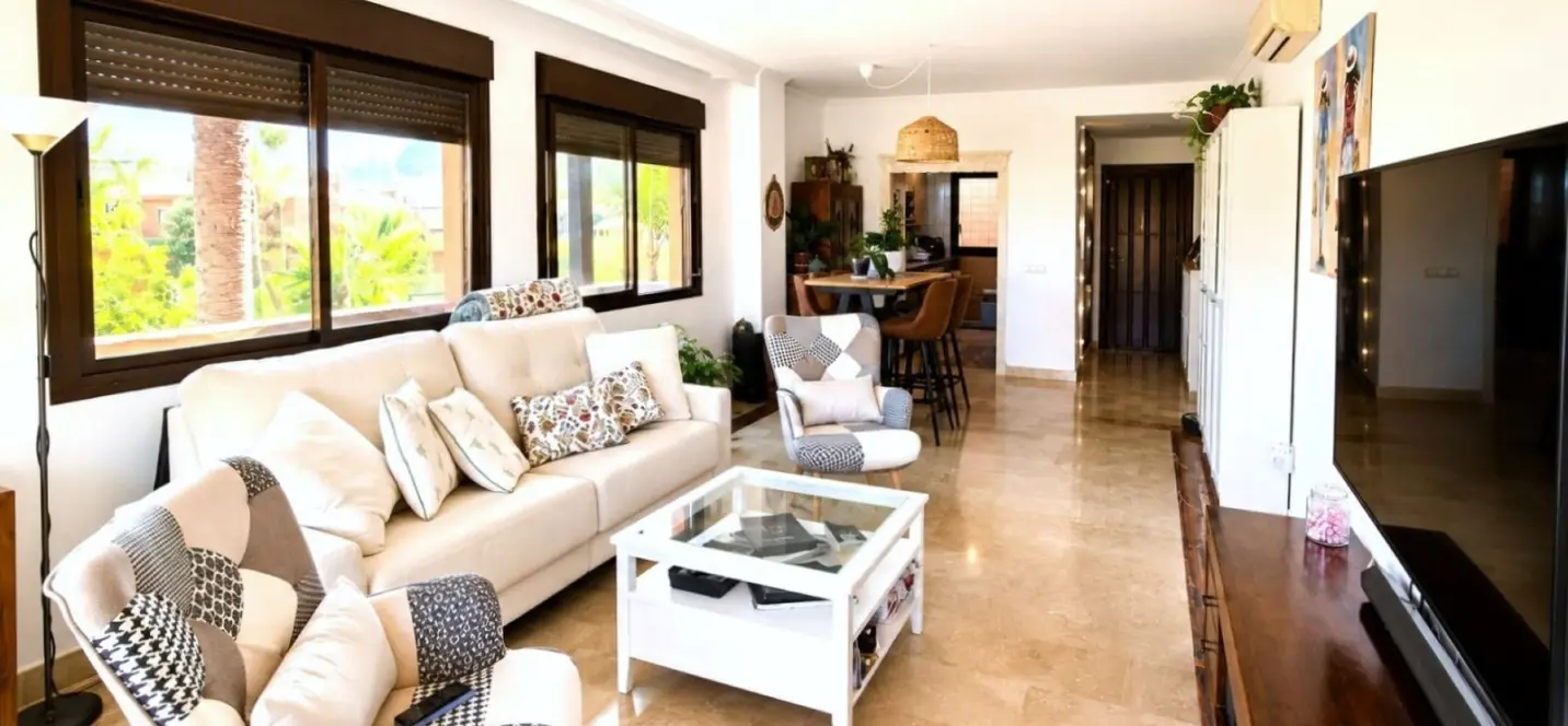 Продажа апартаментов на среднем этаже в Estepona 1
