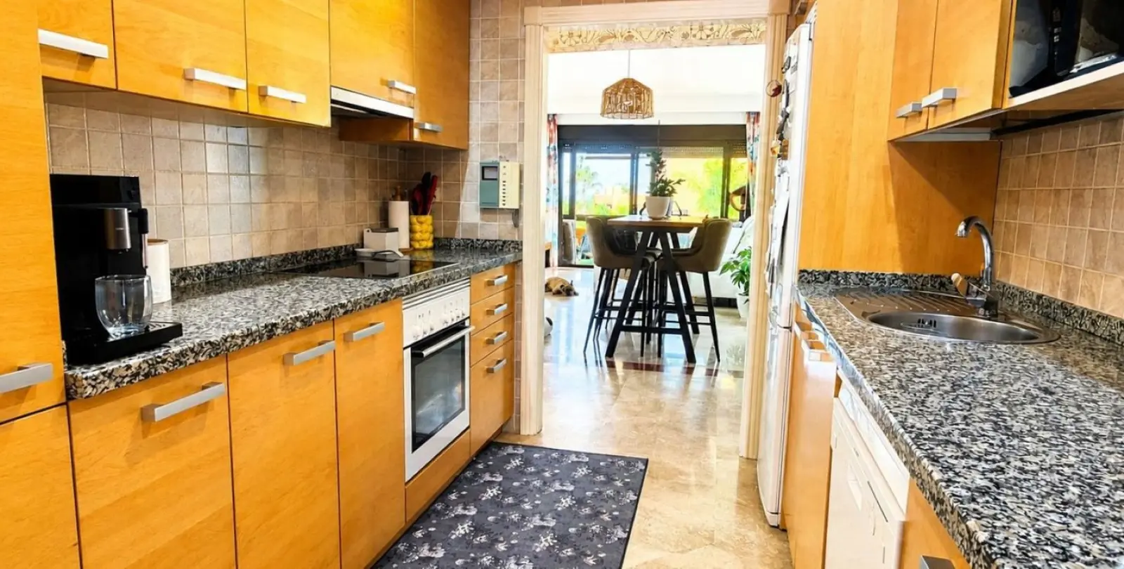 Продажа апартаментов на среднем этаже в Estepona 3