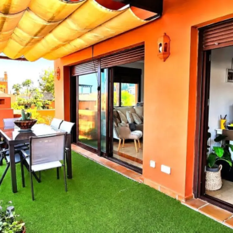 Продажа апартаментов на среднем этаже в Estepona