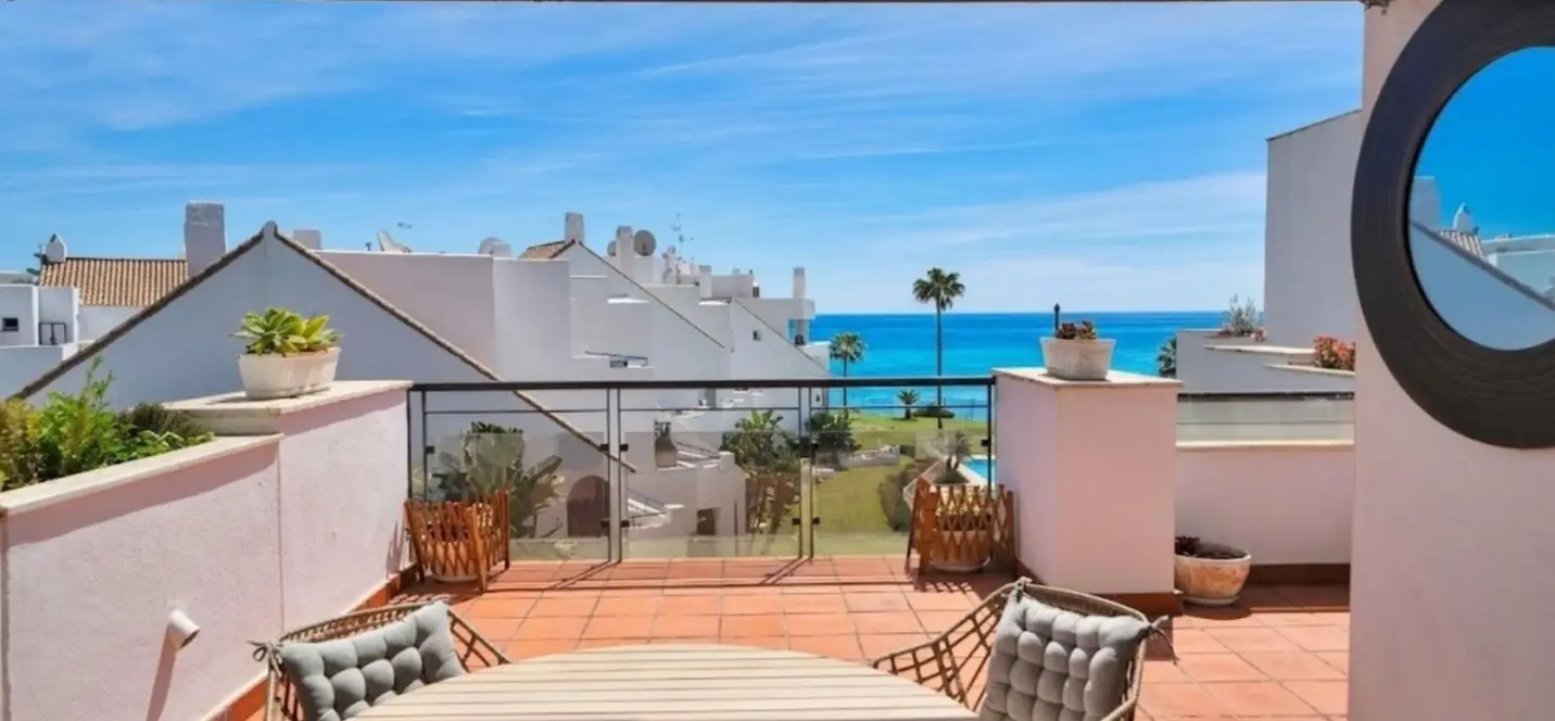Sale of penthouse in Bahía de Casares 0