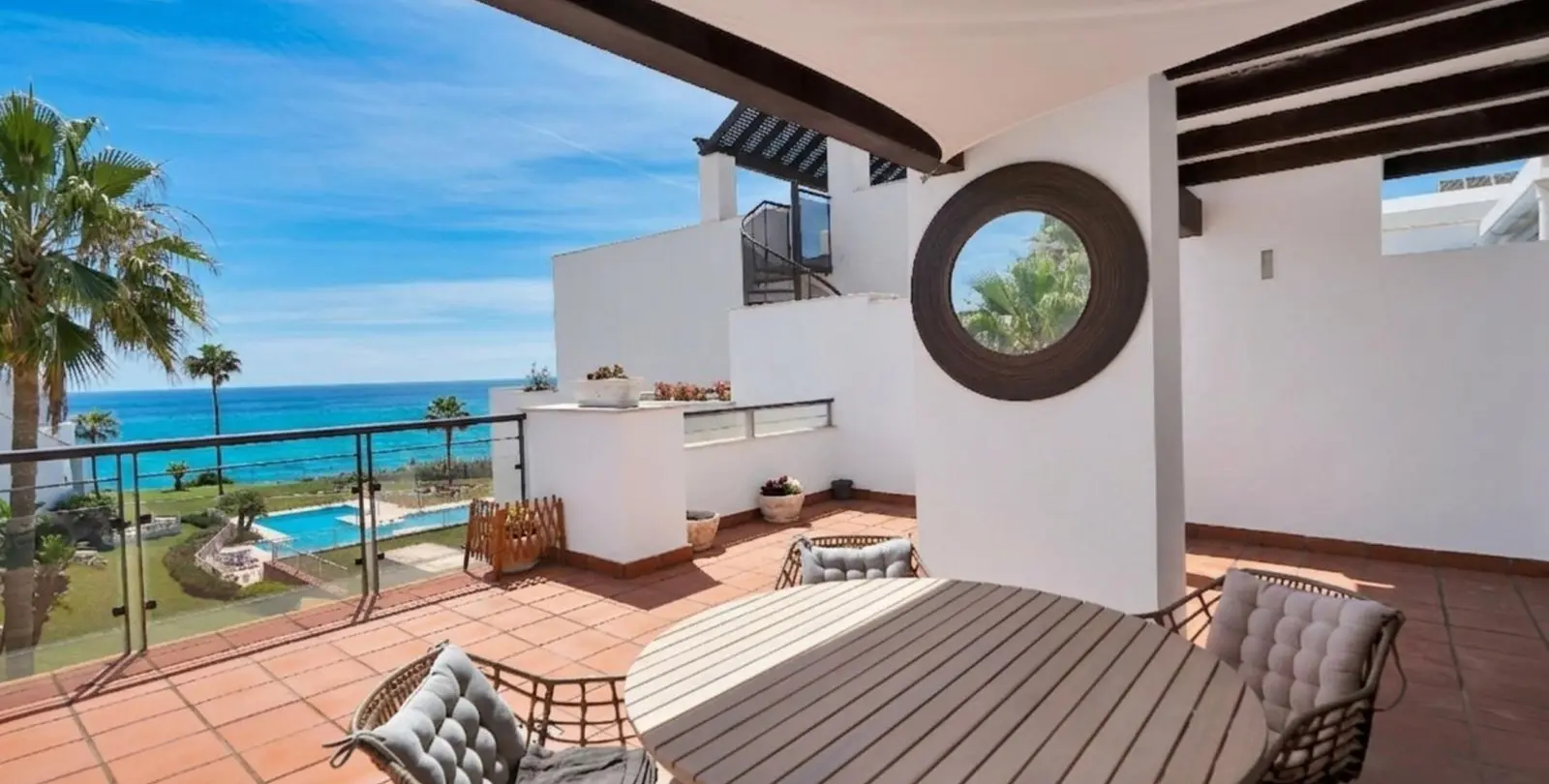 Sale of penthouse in Bahía de Casares 2