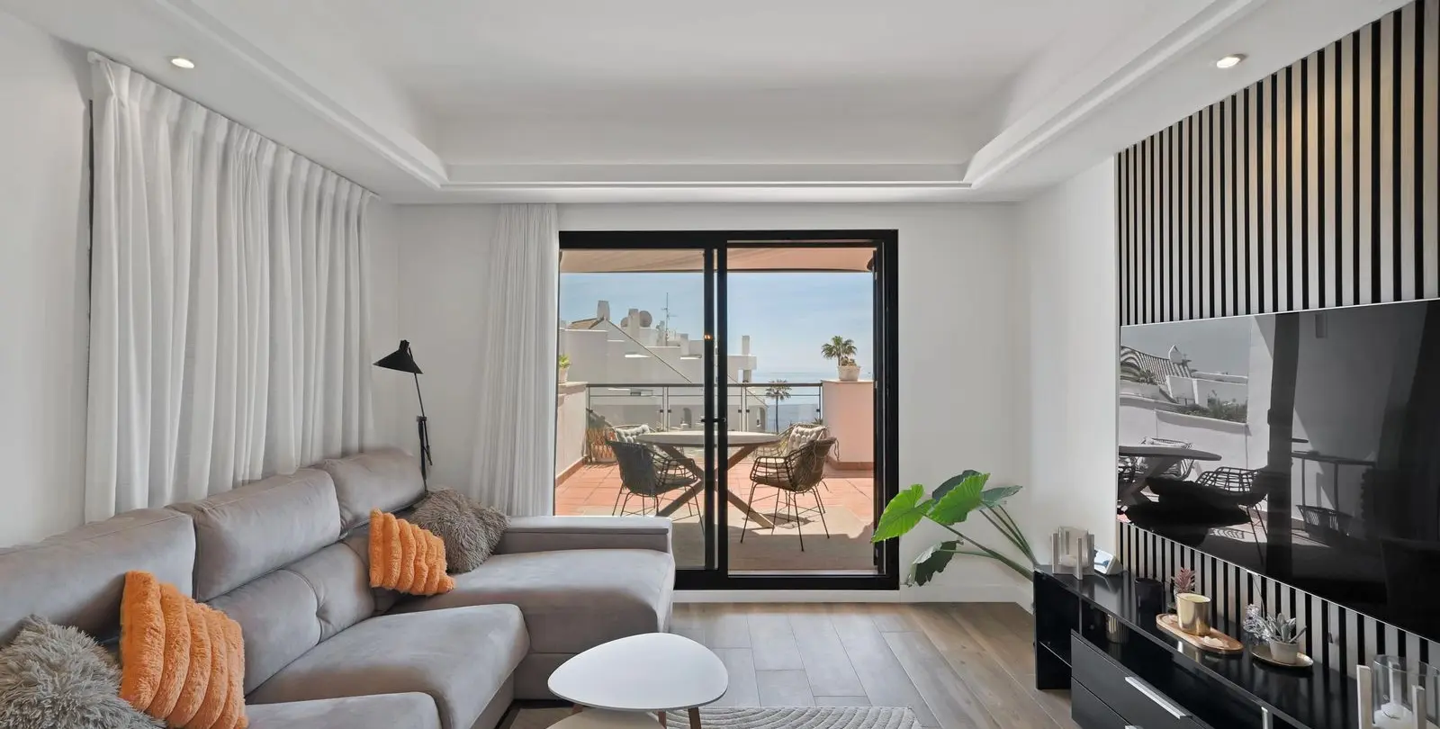 Sale of penthouse in Bahía de Casares 4