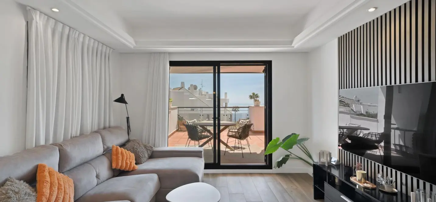 Sale of penthouse in Bahía de Casares 3