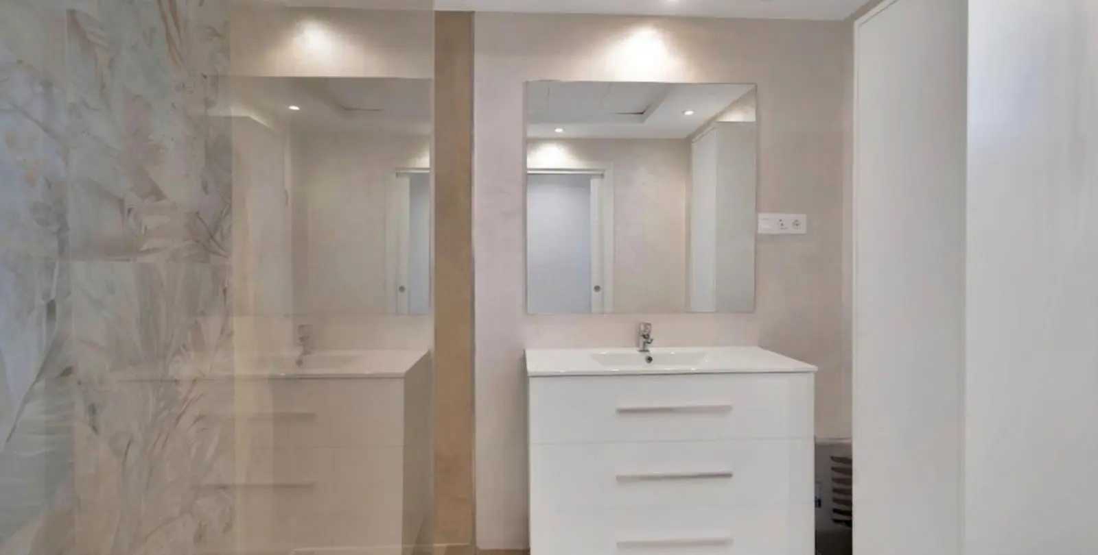 Sale of penthouse in Bahía de Casares 13