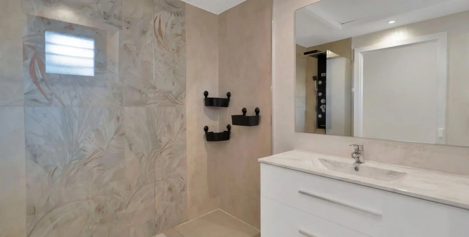 Sale of penthouse in Bahía de Casares 14