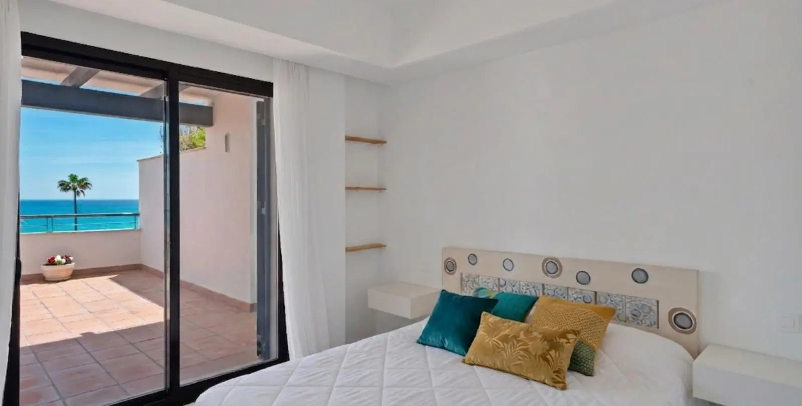 Sale of penthouse in Bahía de Casares 18