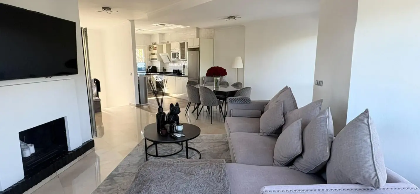 Продажа двухуровневых апартаментов в Mijas Costa 1