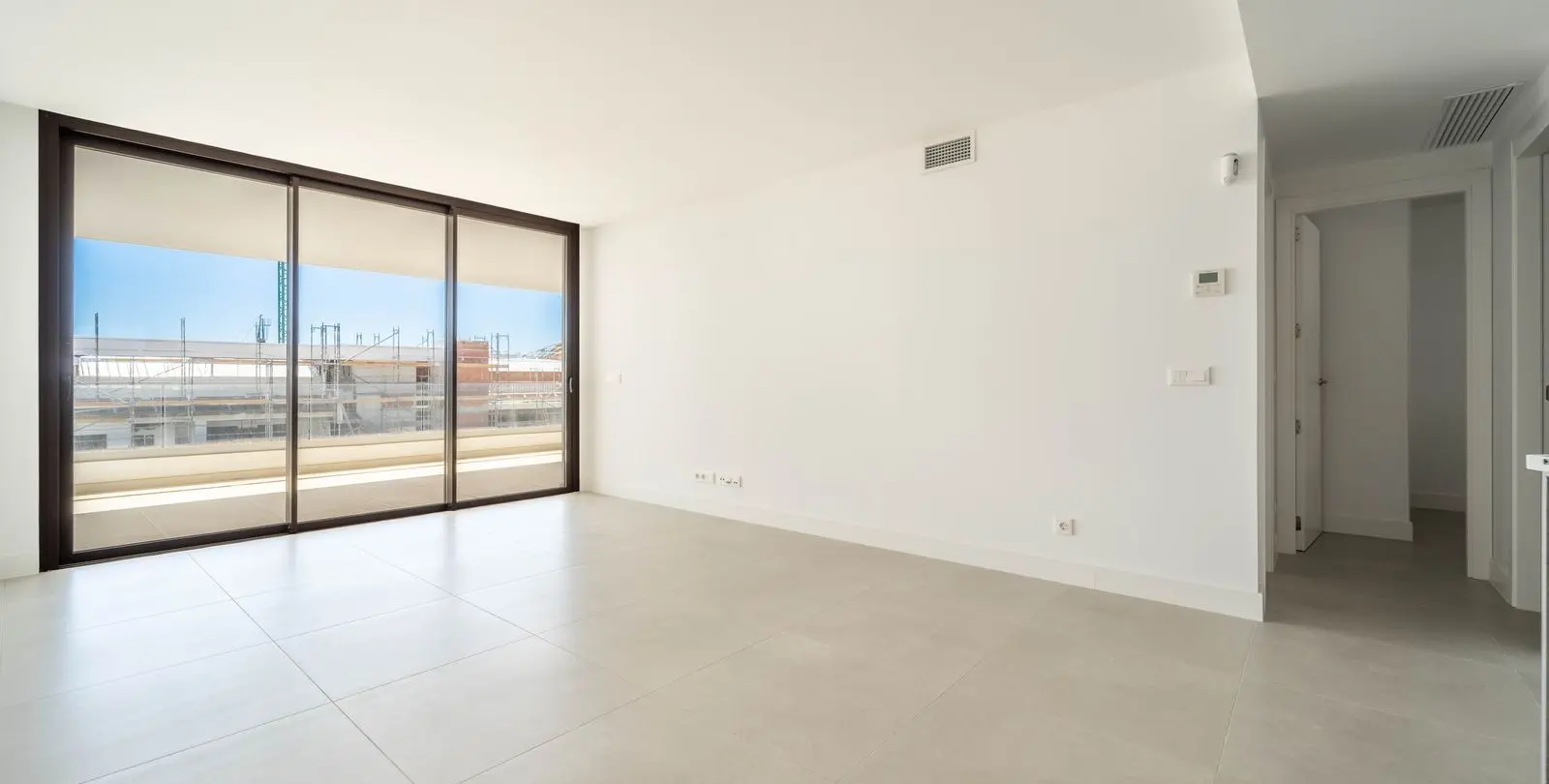 Sale of middle floor apartment in Fuengirola 4