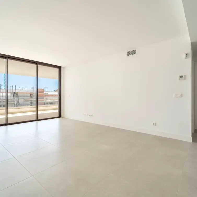 Sale of middle floor apartment in Fuengirola