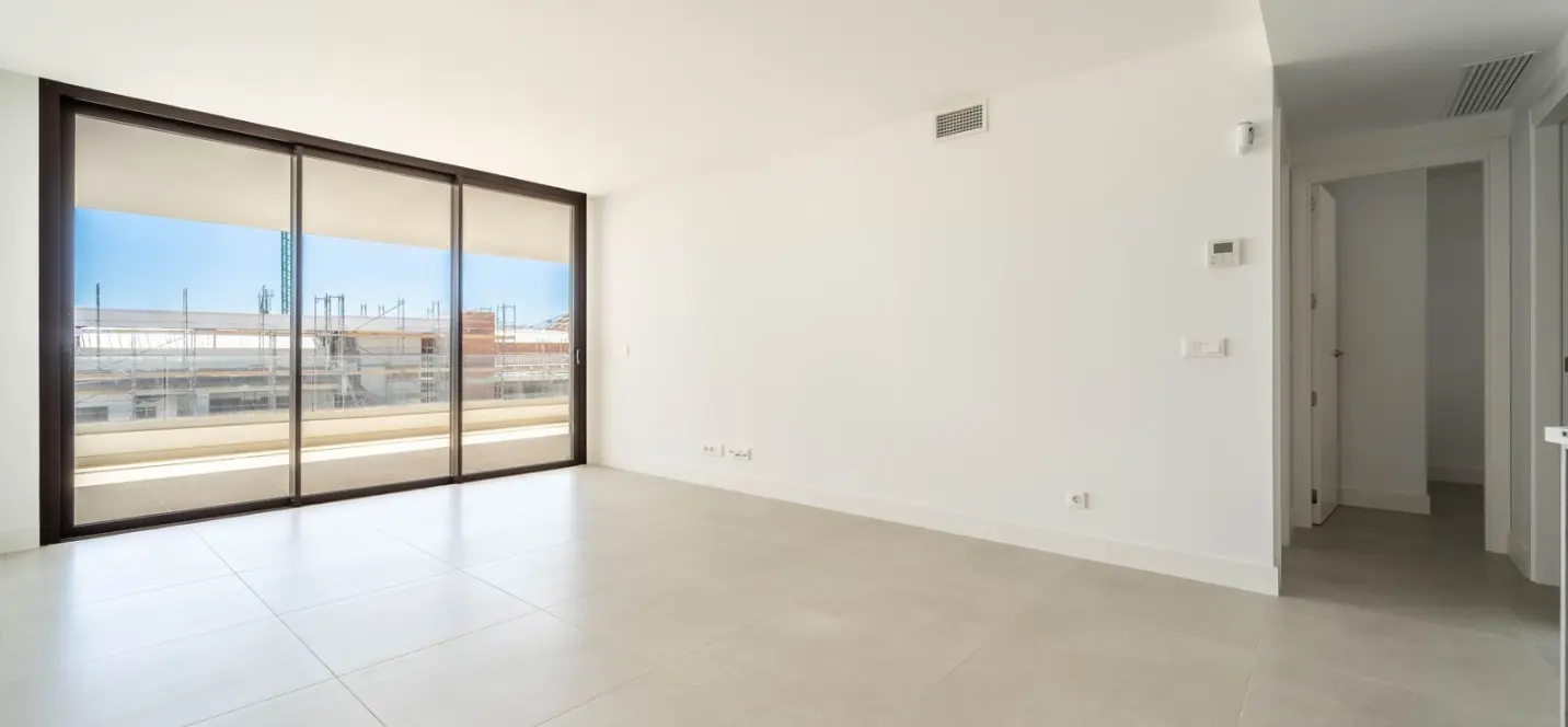 Sale of middle floor apartment in Fuengirola 3