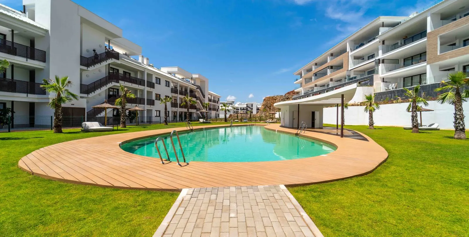 Sale of middle floor apartment in Fuengirola 7