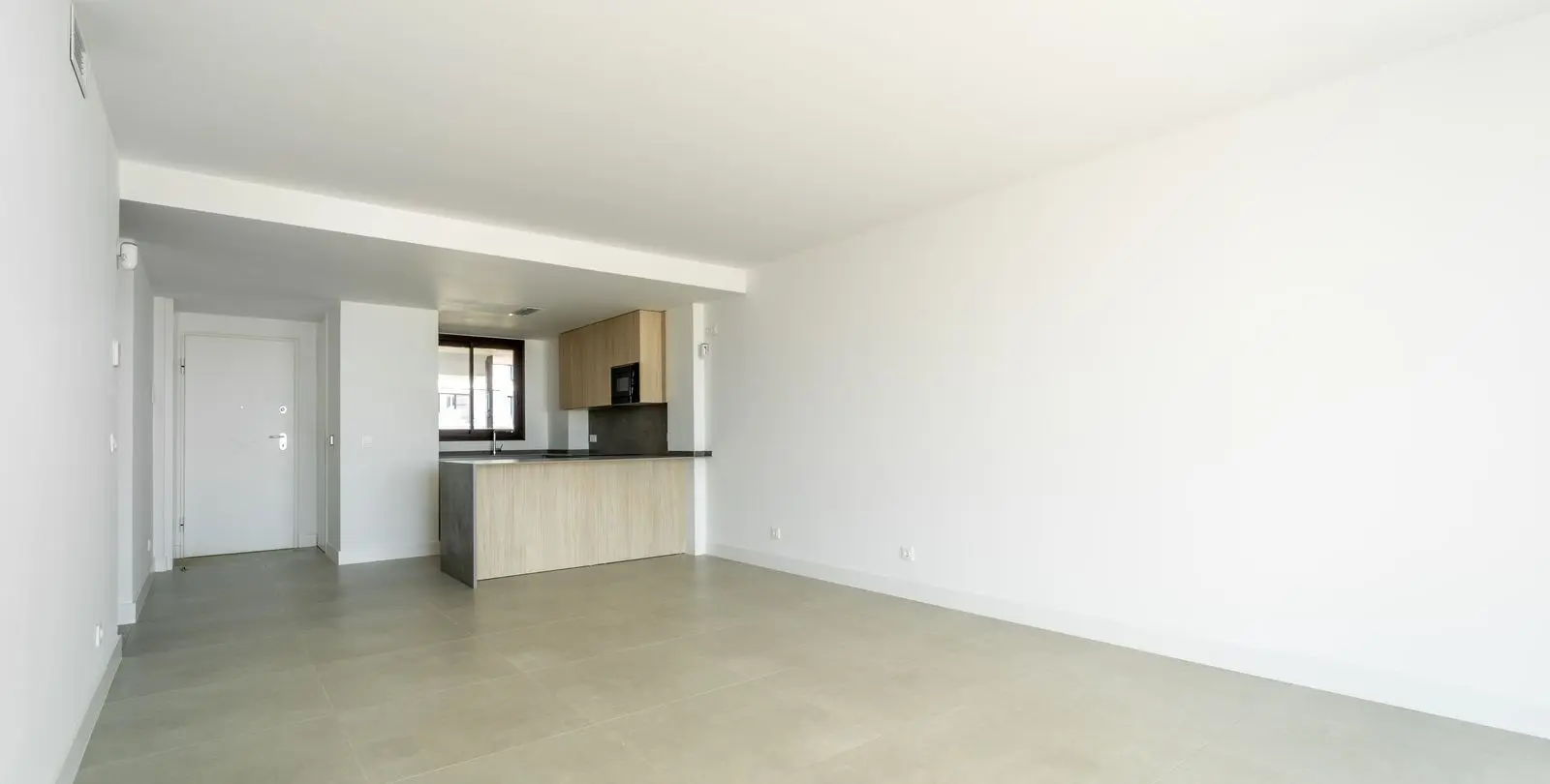 Sale of middle floor apartment in Fuengirola 11