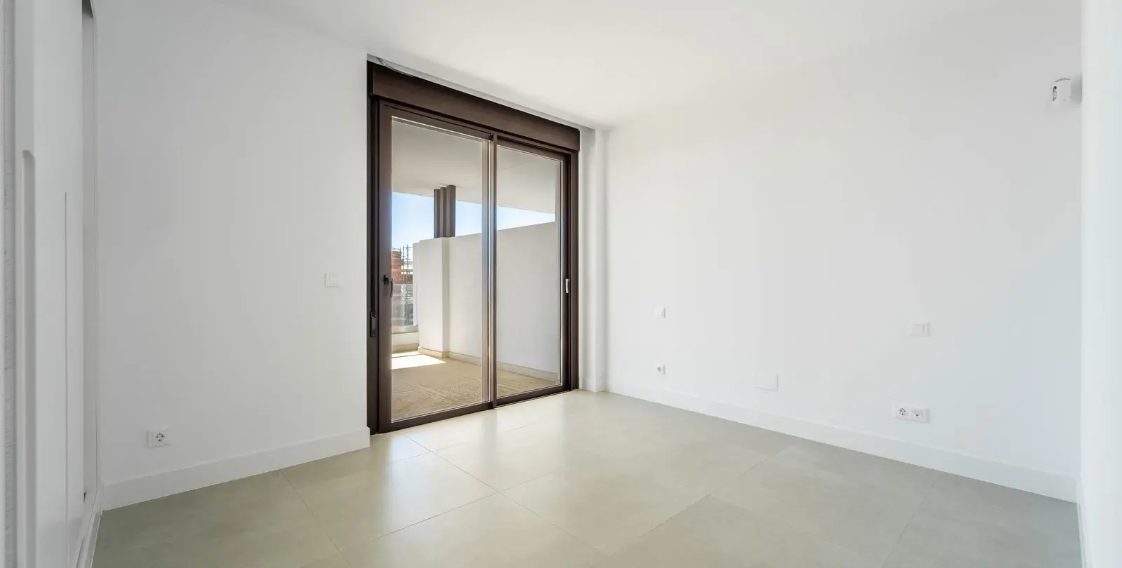 Sale of middle floor apartment in Fuengirola 17