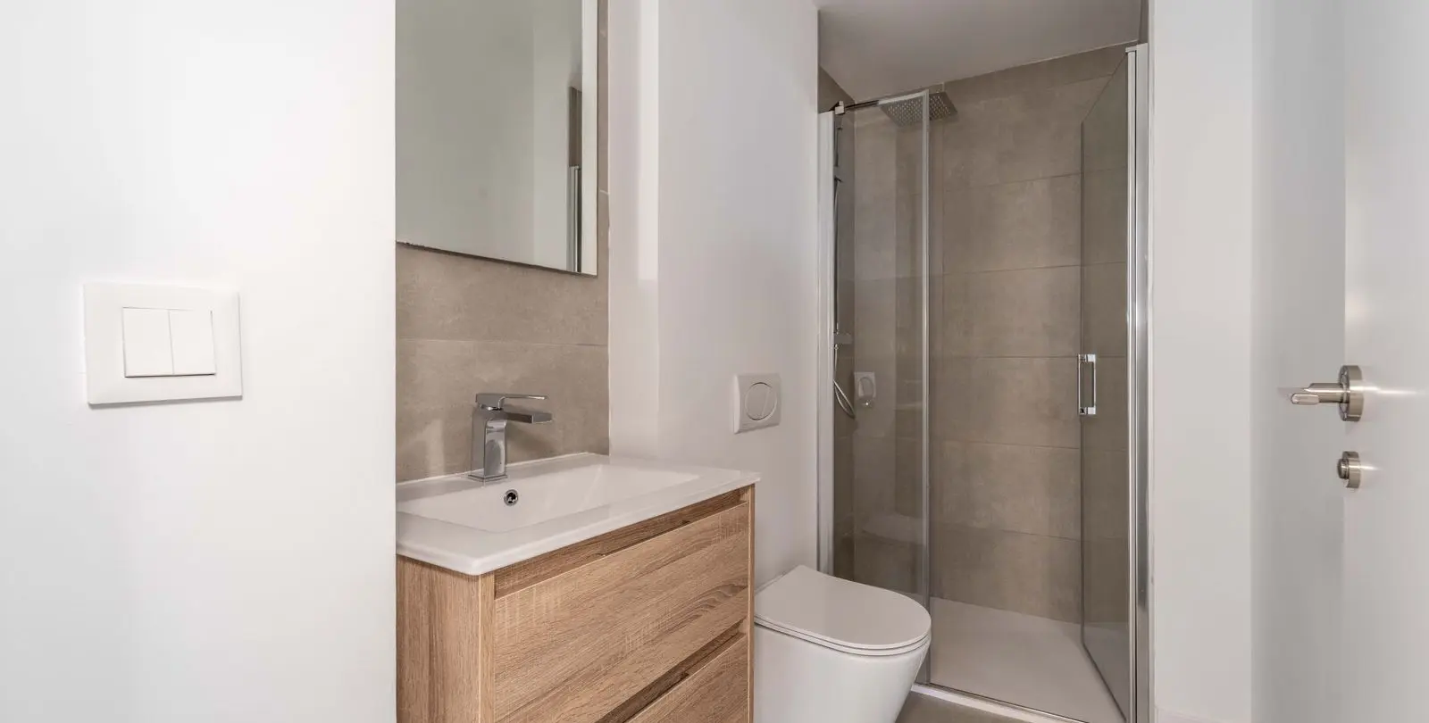 Sale of middle floor apartment in Fuengirola 21