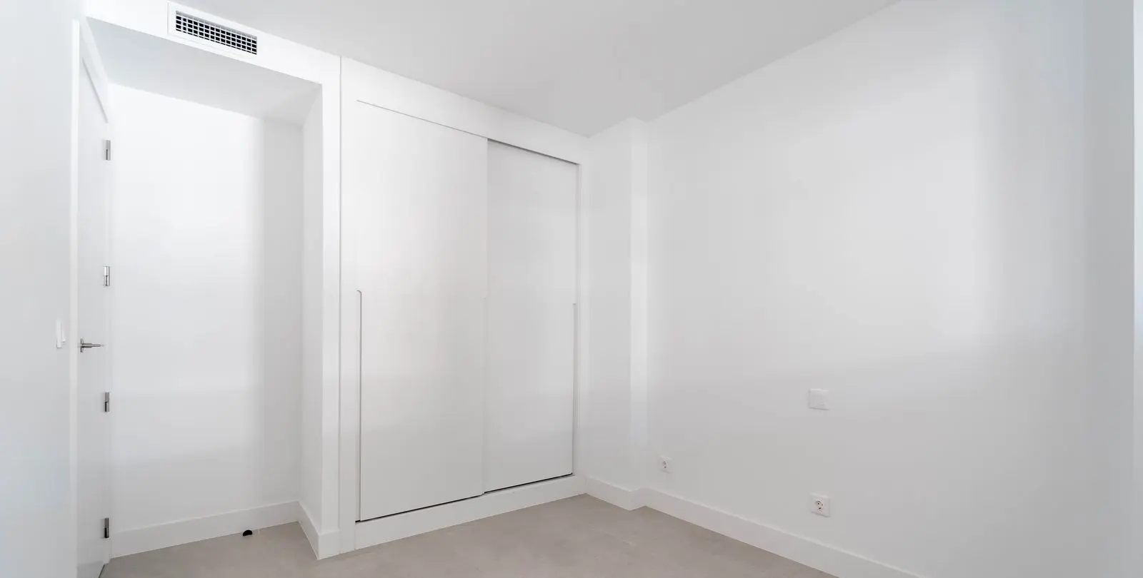 Sale of middle floor apartment in Fuengirola 23