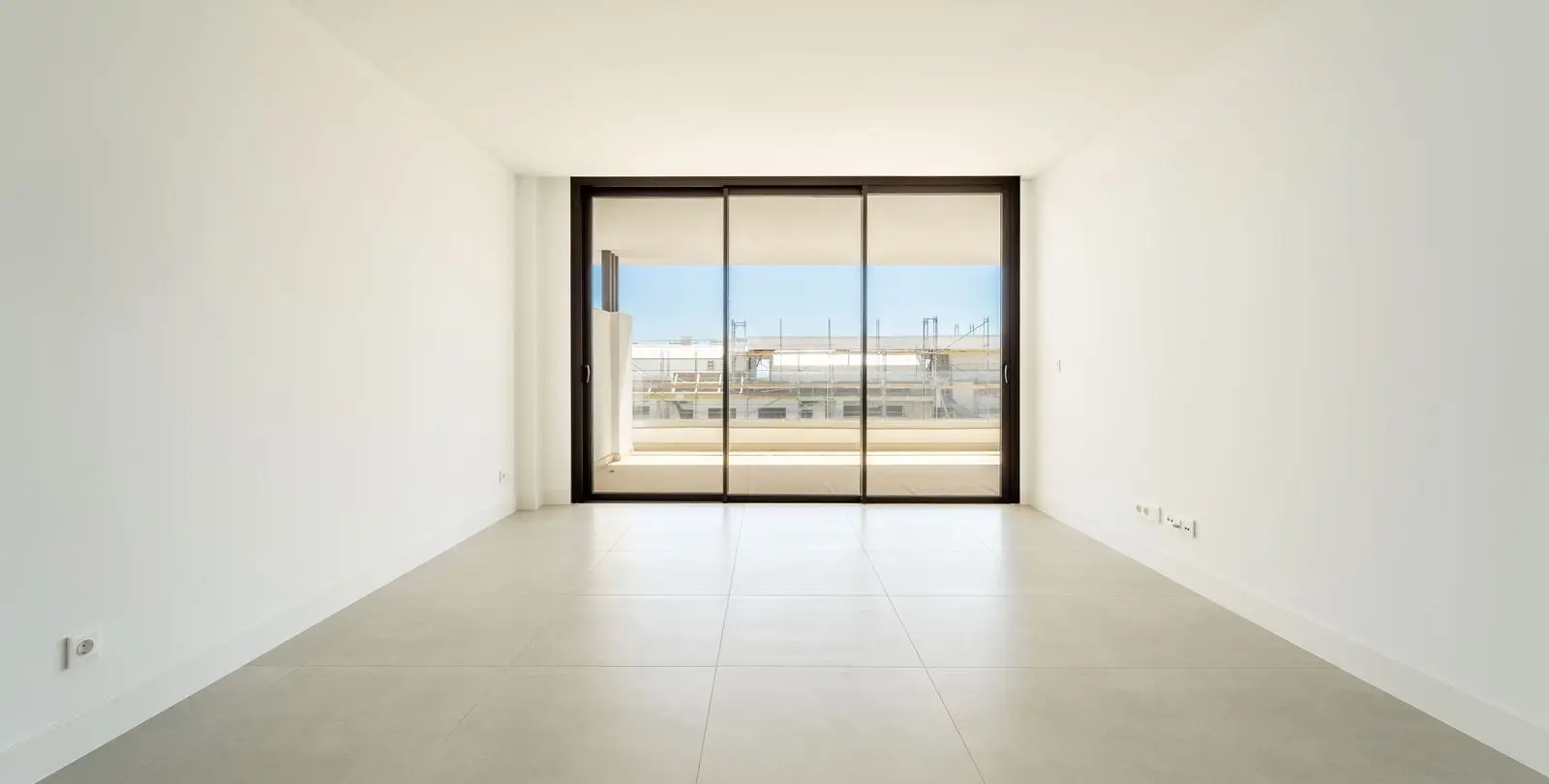 Sale of middle floor apartment in Fuengirola 28