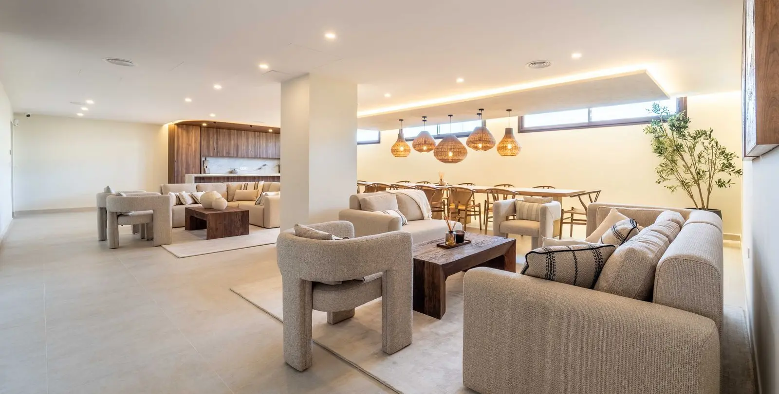 Sale of middle floor apartment in Fuengirola 39
