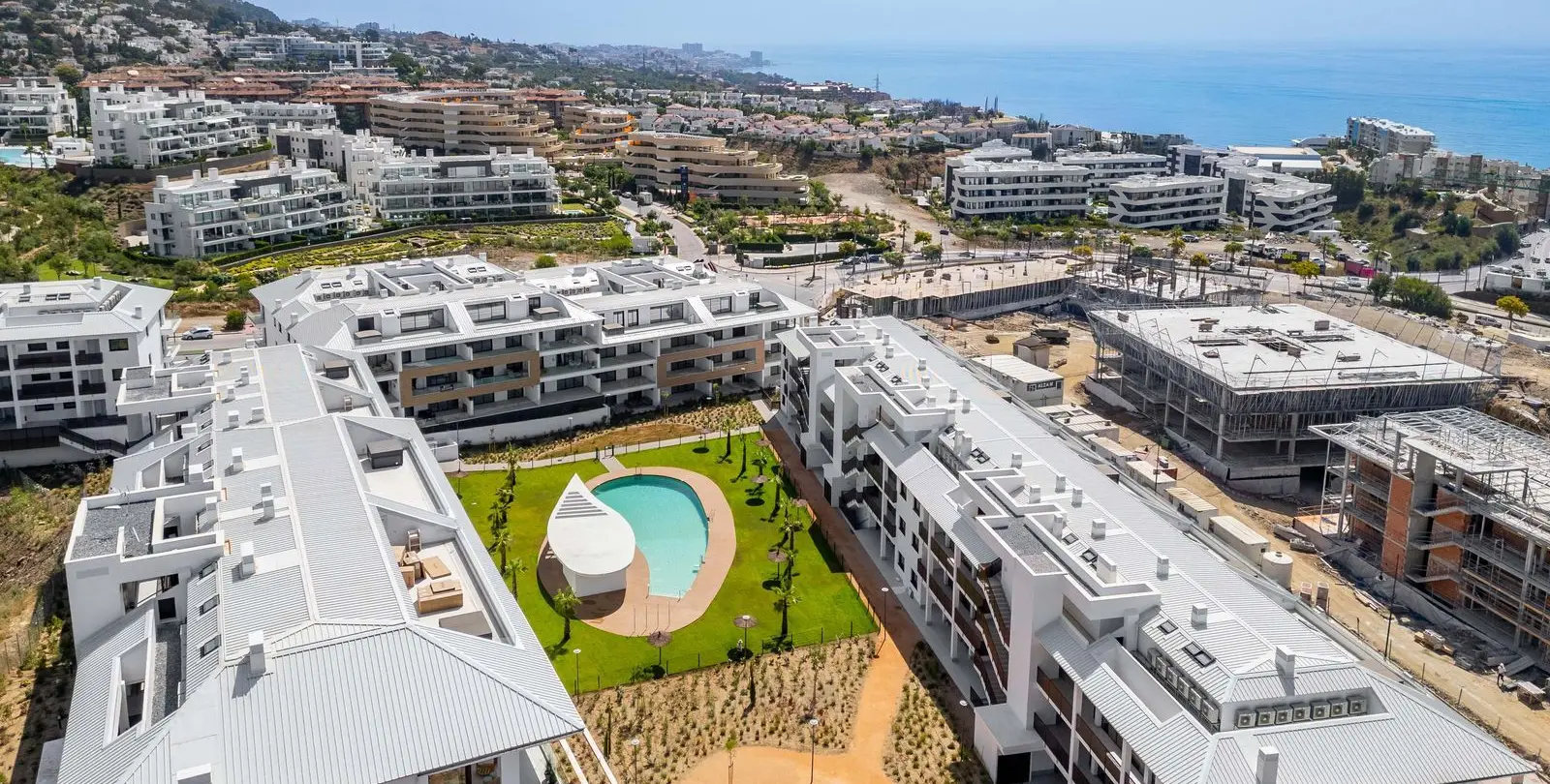 Sale of middle floor apartment in Fuengirola 49