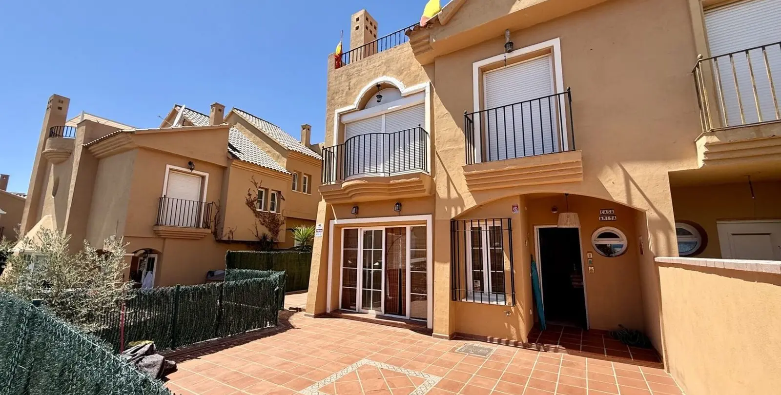 Venta de adosado en Riviera del Sol 2