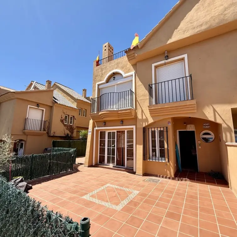 Venta de adosado en Riviera del Sol
