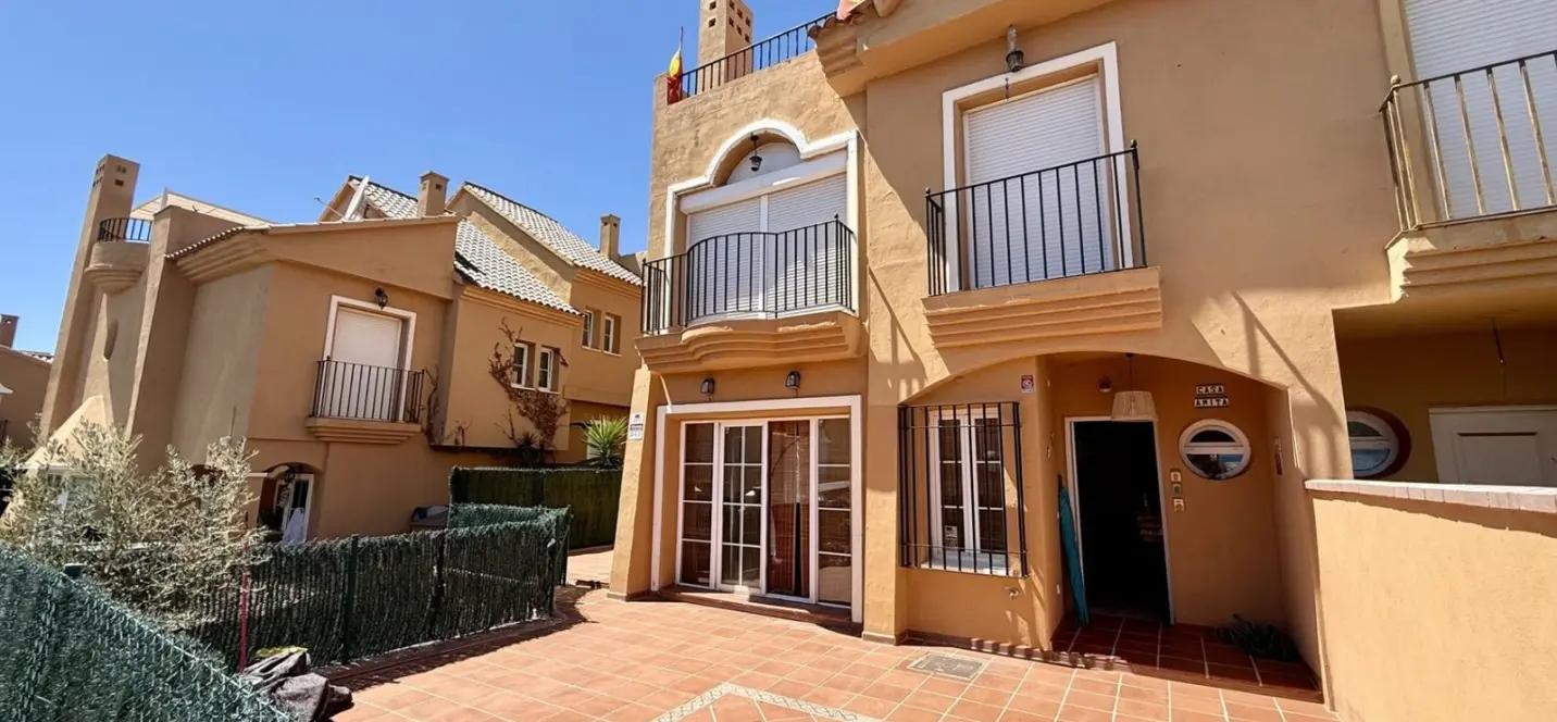 Venta de adosado en Riviera del Sol 1