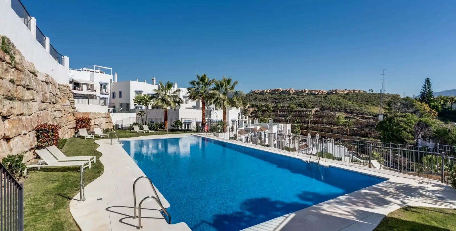 Venta de apartamento en planta baja en El Paraiso 7