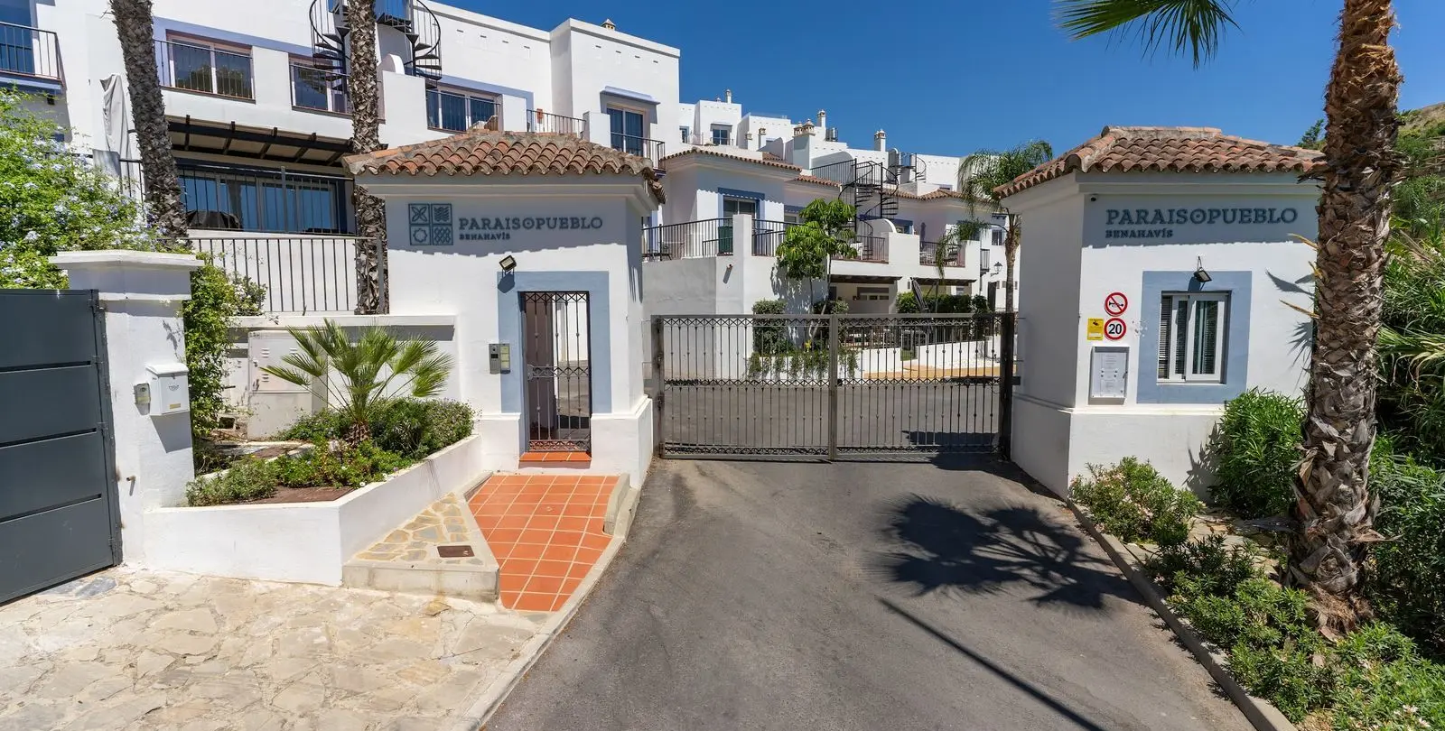 Venta de apartamento en planta baja en El Paraiso 10