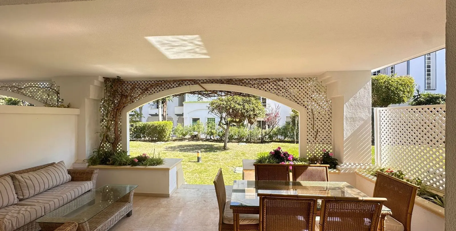 Venta de apartamento en planta baja en Estepona 4